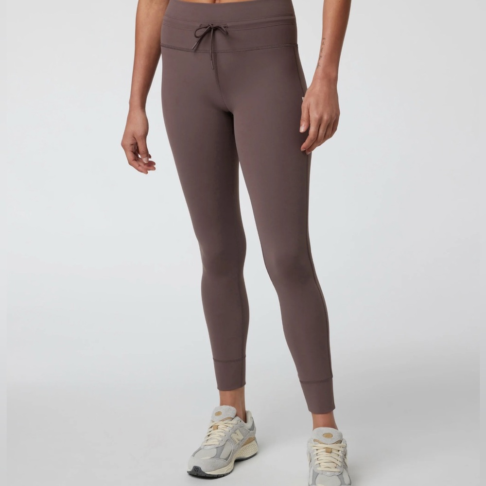 Vuori Daily Leggings Size Medium EUC
